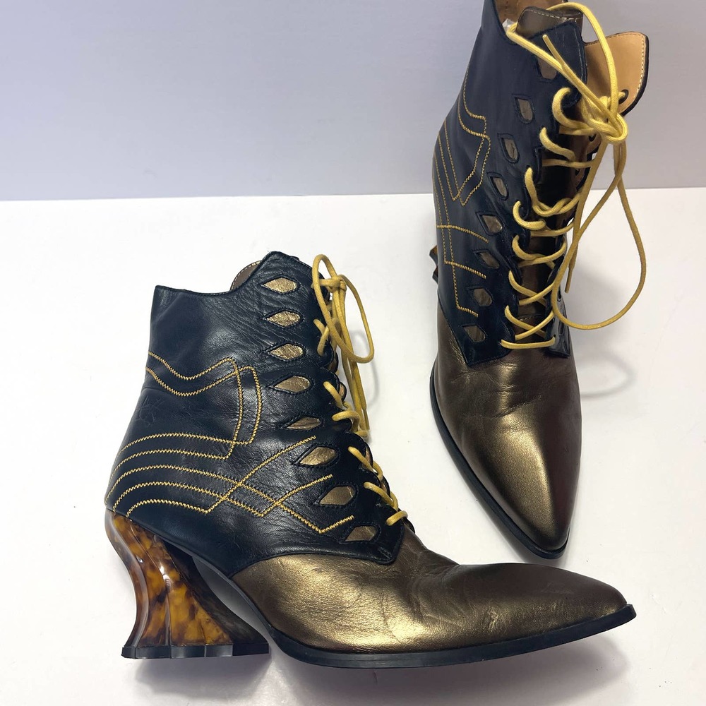 JOHN FLUEVOG Deliverance Brit Regal Ankle Boots in Bronze Size 7.5 - Picture 2 of 16